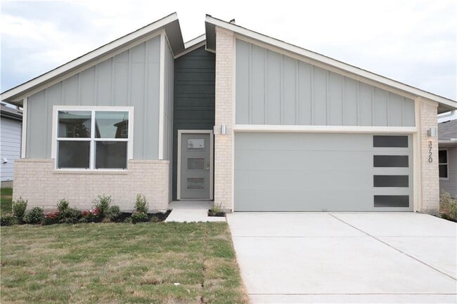 Primary Photo - 3720 Niddry Dr