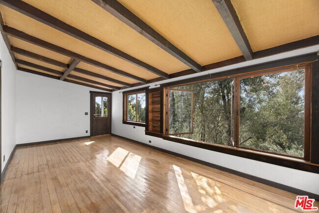 Building Photo - 1409 Avon Park Terrace