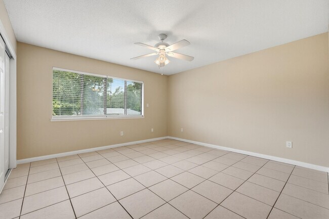 Building Photo - 644 Caribbean Way