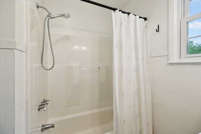 Building Photo - 1155 Ridge Hill Rd