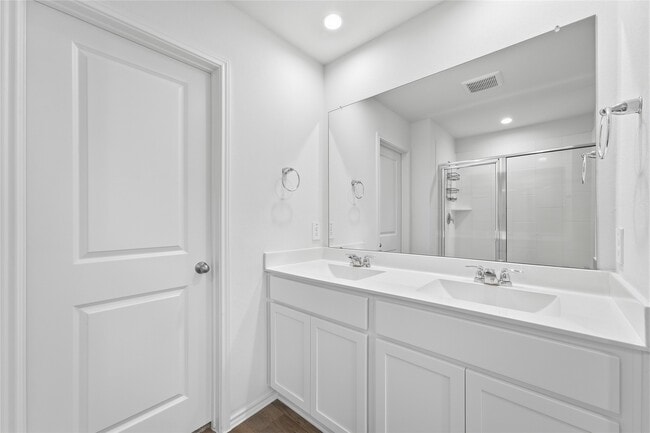 Building Photo - 31323 Heddington Ln