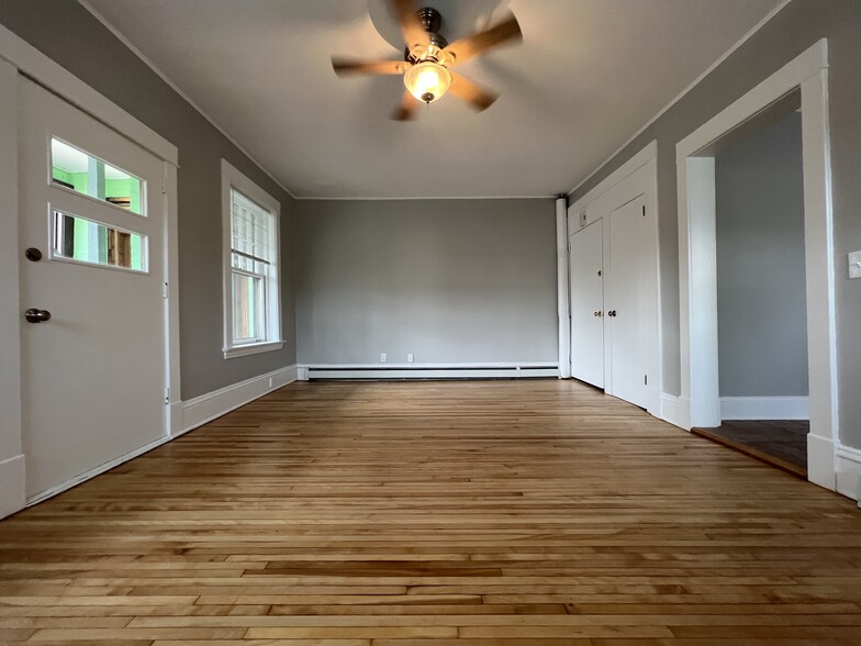Building Photo - 2716 Hennepin Ave S