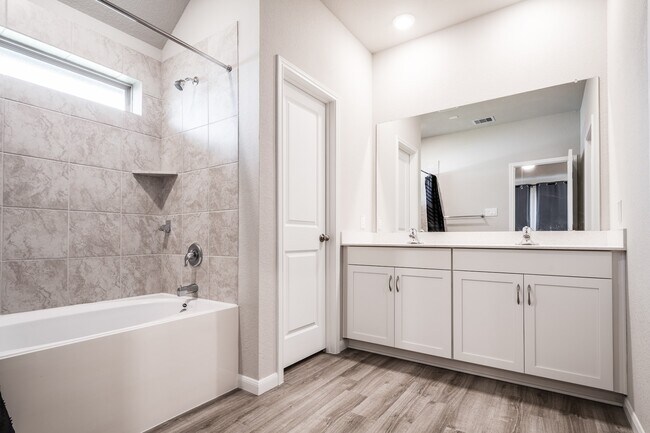 Building Photo - 5003 Bluebird Song Ln