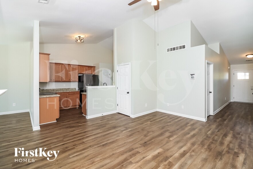 Building Photo - 173 Elderberry Point