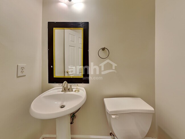 Building Photo - 1831 Green Oak Cir