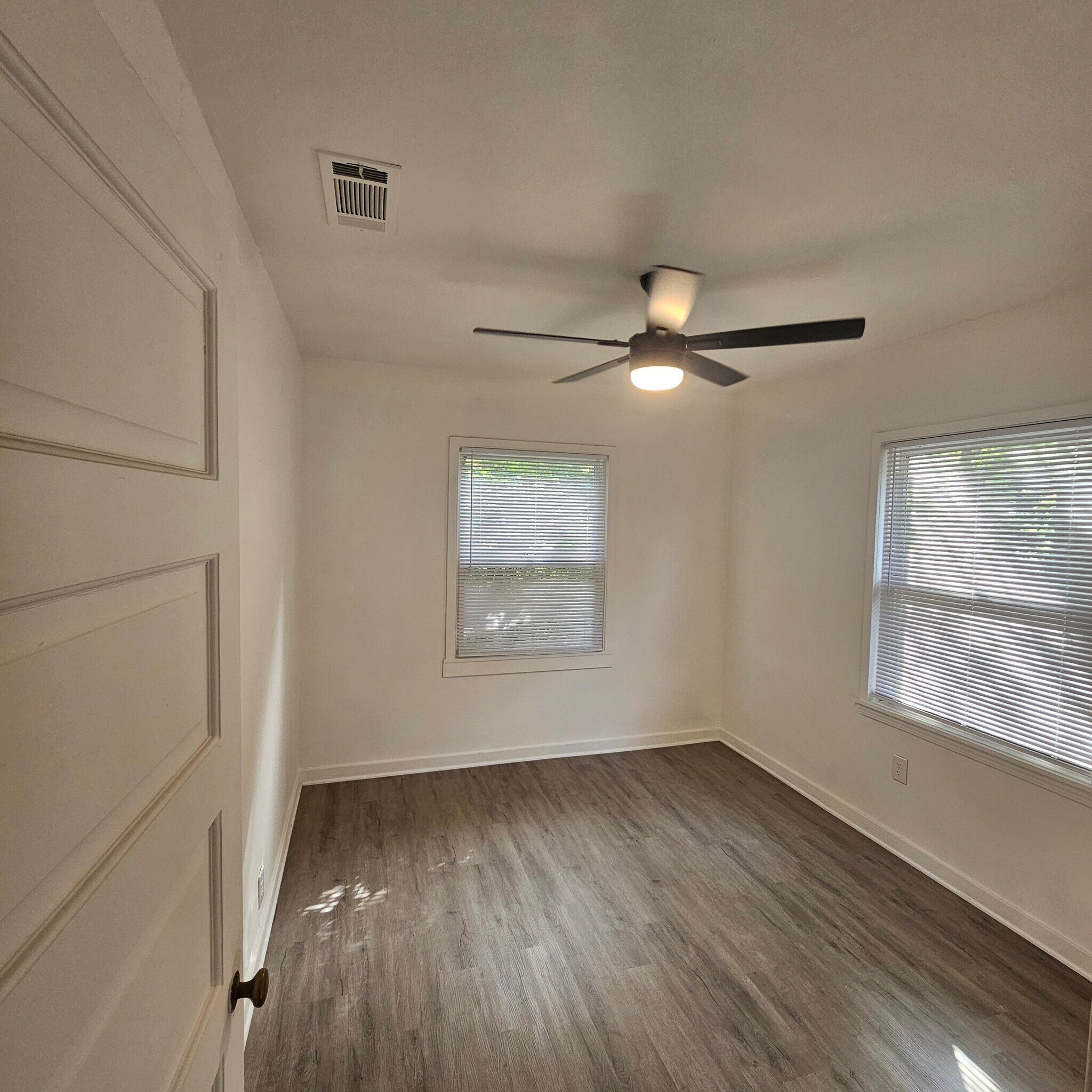 Building Photo - 1211 Laburnum Ave