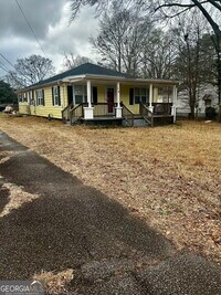 Building Photo - 19 Helms St