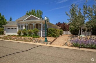 Building Photo - 1835 E Mulberry-