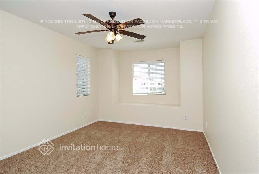 Building Photo - 15418 Rochelle St