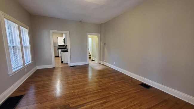 Building Photo - 3-5 Selden