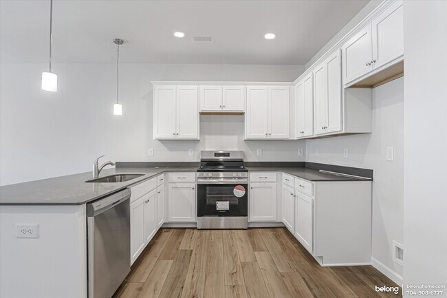 Building Photo - 2573 Ruby Dixon Xing Dr