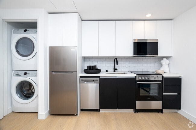 Solo Suite Kitchen with Laundry in 2bd/2bth - Miles at Harvard | Live Simply