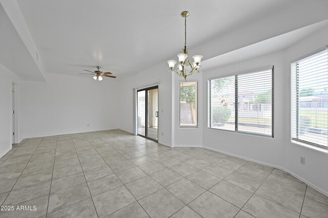 Building Photo - 605 W Latona Rd