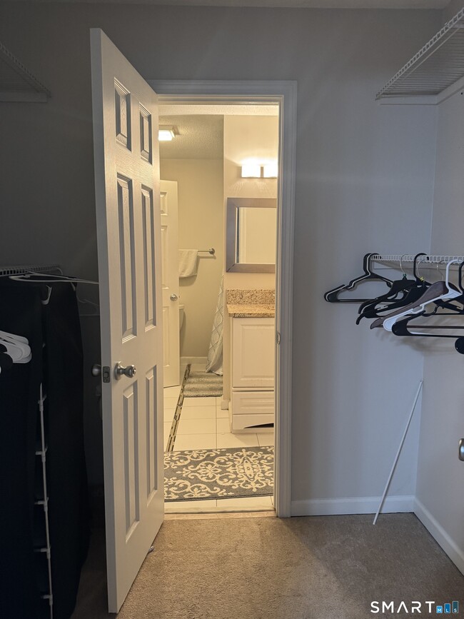 Building Photo - 7 Bittersweet Ln