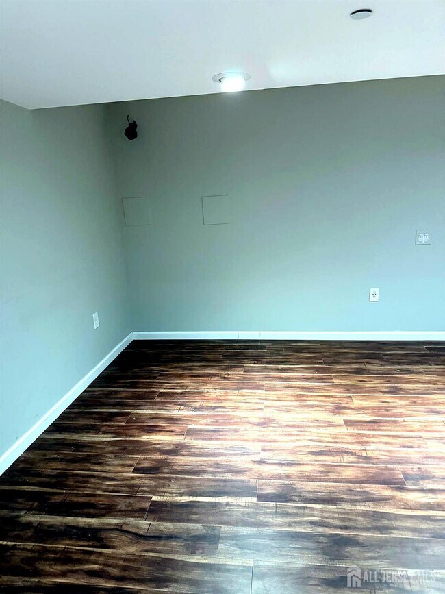 Building Photo - 185 Sunshine Dr