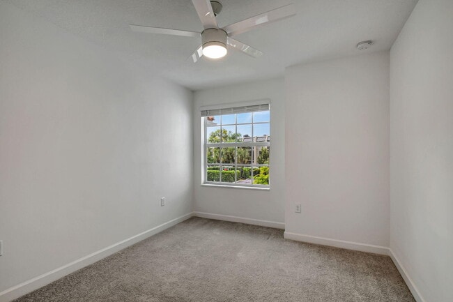 Building Photo - 6851 Broadwater Ln