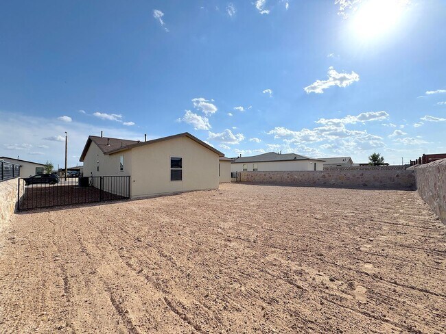 Building Photo - East El Paso 3 bed Refrig A/C w/Solar Panels!