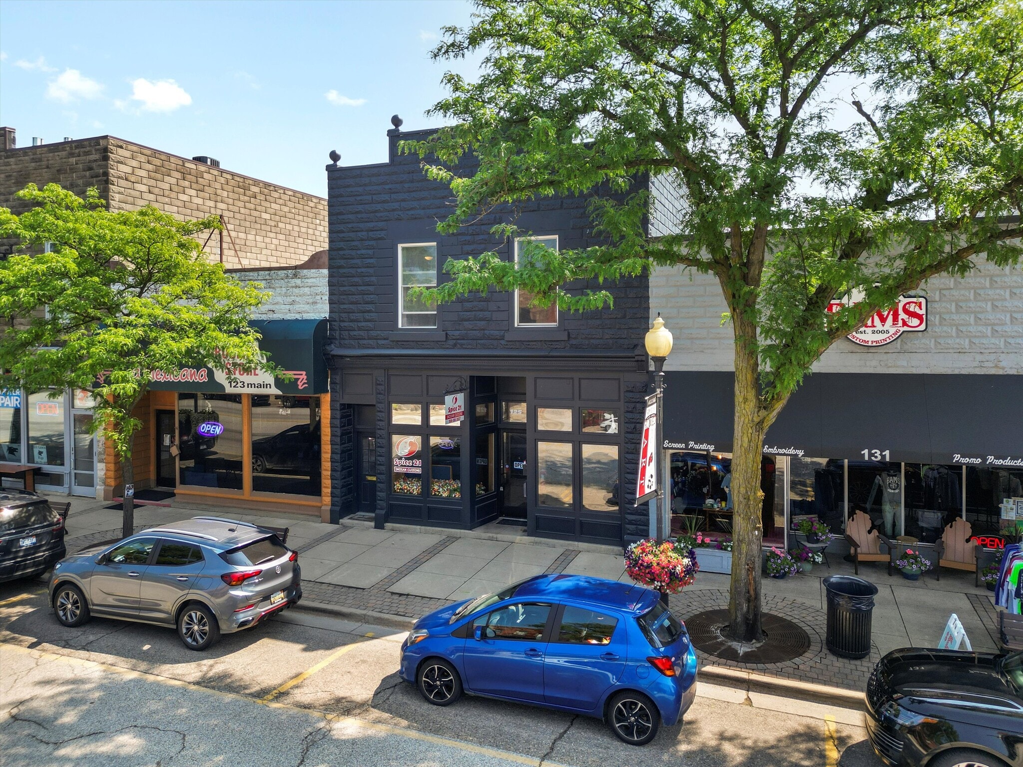 Building Photo - 125 S Main St