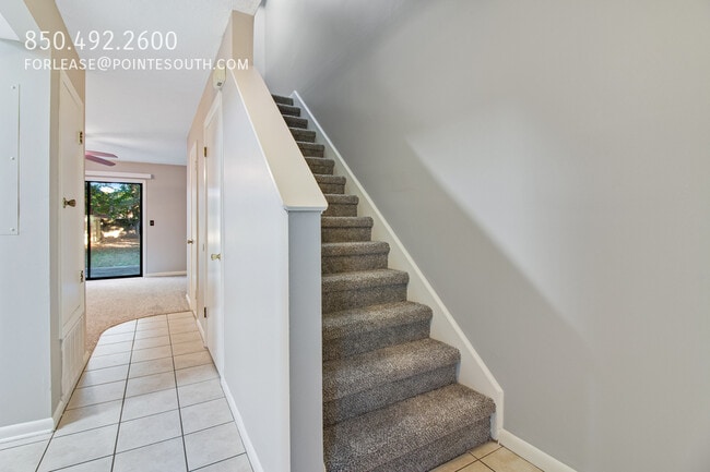 Building Photo - 23 Cape Dr NW