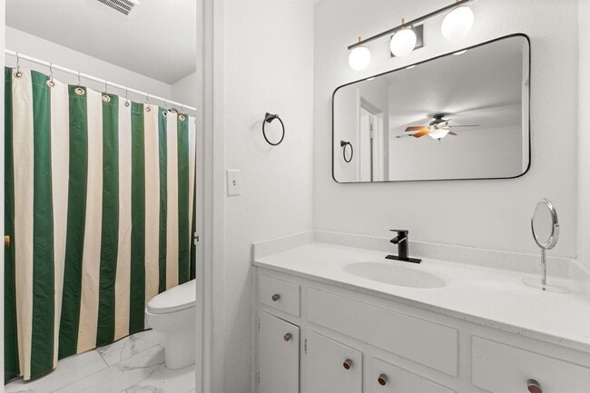 Building Photo - 6408 Sunnysky Way