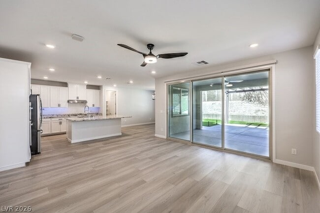 Building Photo - 12392 Aster Hills Ave