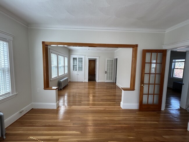 Building Photo - 35 Leniston St