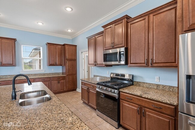 Building Photo - 3 Bedroom 2 Bath in Cypress Bend