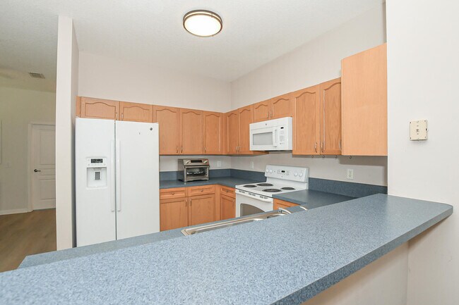 Building Photo - 649 NE Bent Paddle Ln