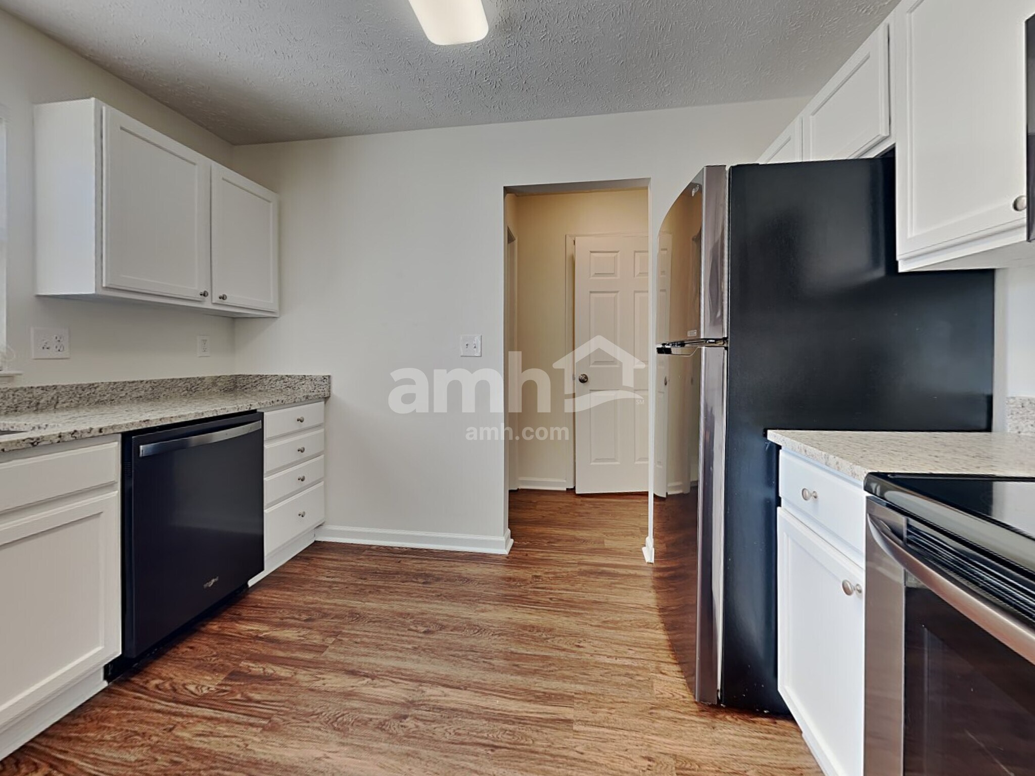 Building Photo - 922 Whispering Pine Way