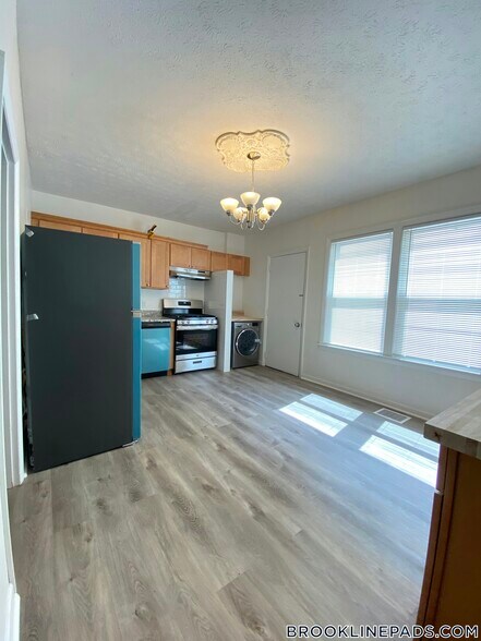 Building Photo - 258 Cypress St