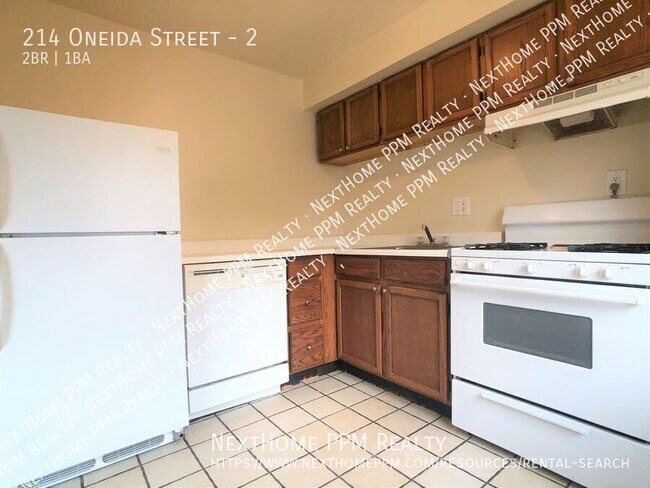 Building Photo - 214 Oneida St