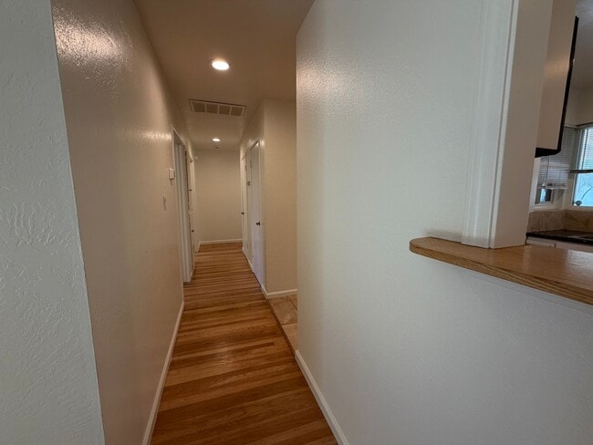 Building Photo - Gorgeous Rancho Cordova Home on Large Corner Lot!