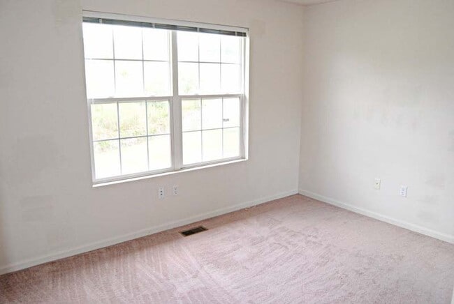 Building Photo - Available July 18th