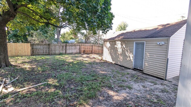 Building Photo - 1383 Montague Ave