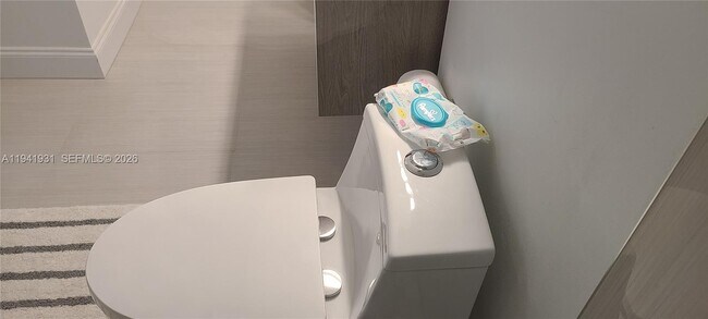 Building Photo - 220 SW 116th Ave