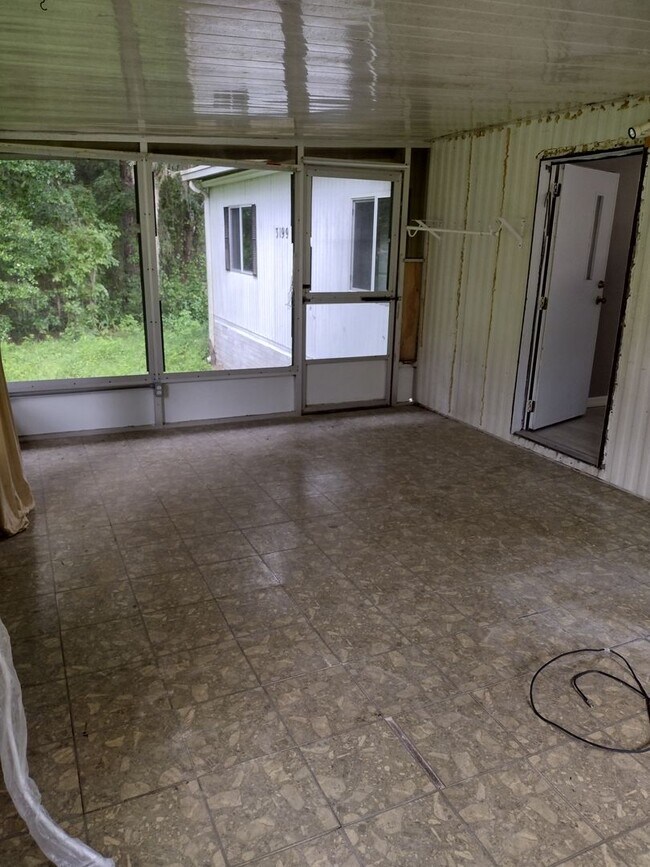 Building Photo - 3199 E Quail Ct