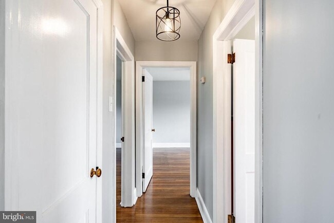 Building Photo - 38 Waverly Ave