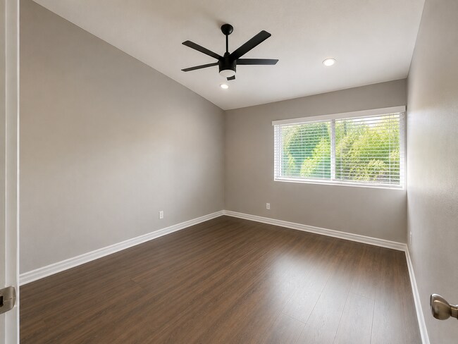 Building Photo - 4701 Carmonita Ln