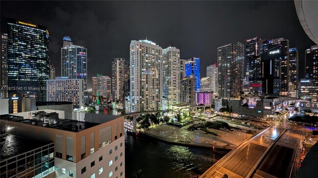 Building Photo - 350 S Miami Ave