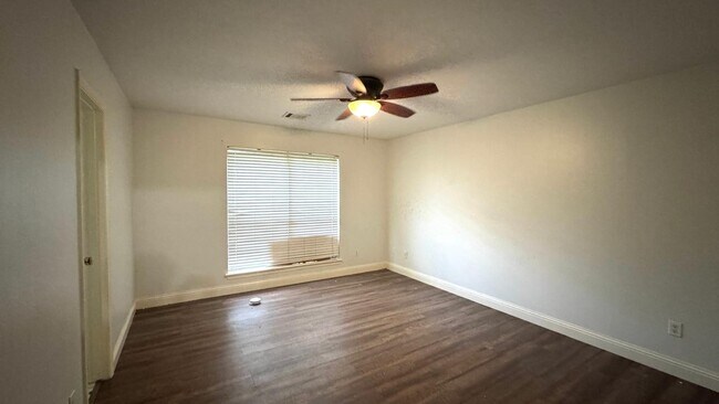 Building Photo - 6422 Diamond Rock Dr