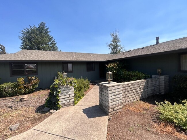 Building Photo - 2100 Hobert St