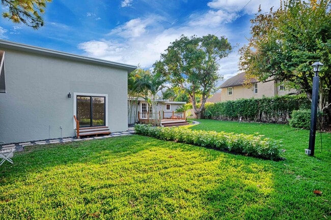 Building Photo - 959 SW 18th St