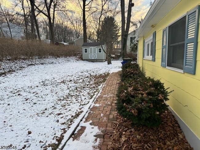 Building Photo - 24 Outlook Ave