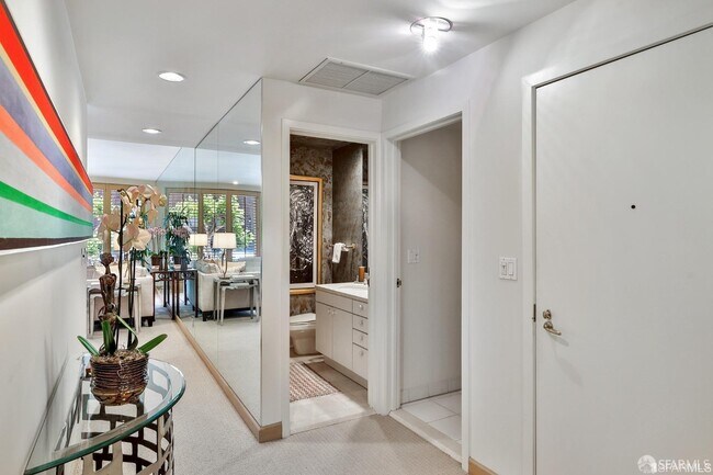 Building Photo - 1150 Sacramento St