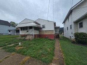 Building Photo - 3 Bedroom Home - Conveniently Located in N...