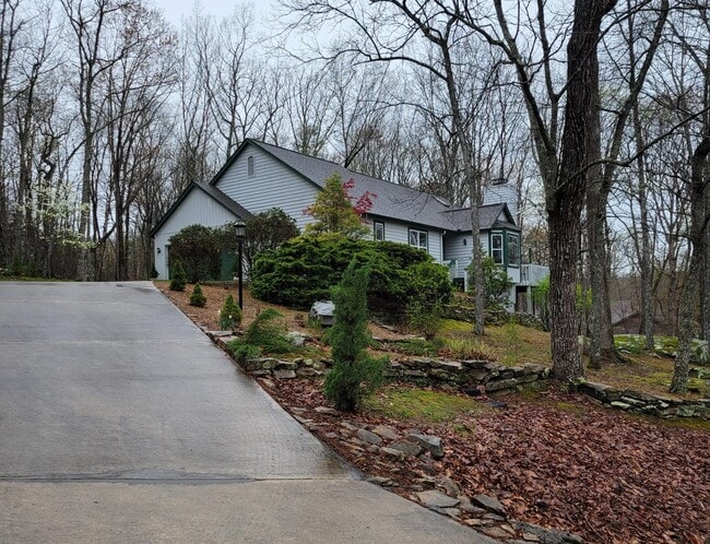 Building Photo - 140 Havenridge Cir