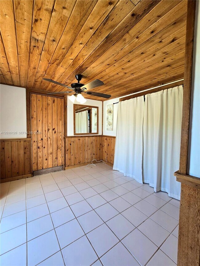 Building Photo - 27660 SW 162nd Ave
