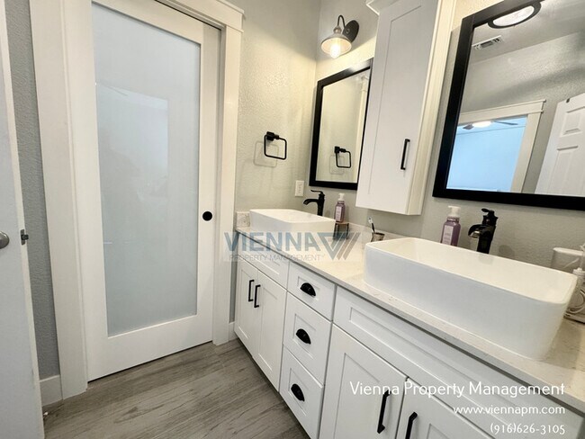 Building Photo - 2169 Mount Errigal Pl