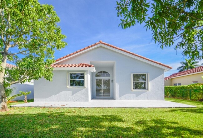 Building Photo - 5290 SW 134th Ave