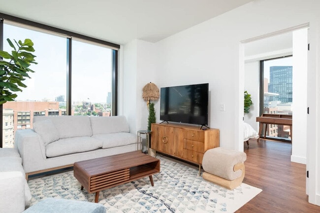 Building Photo - 212 Stuart St